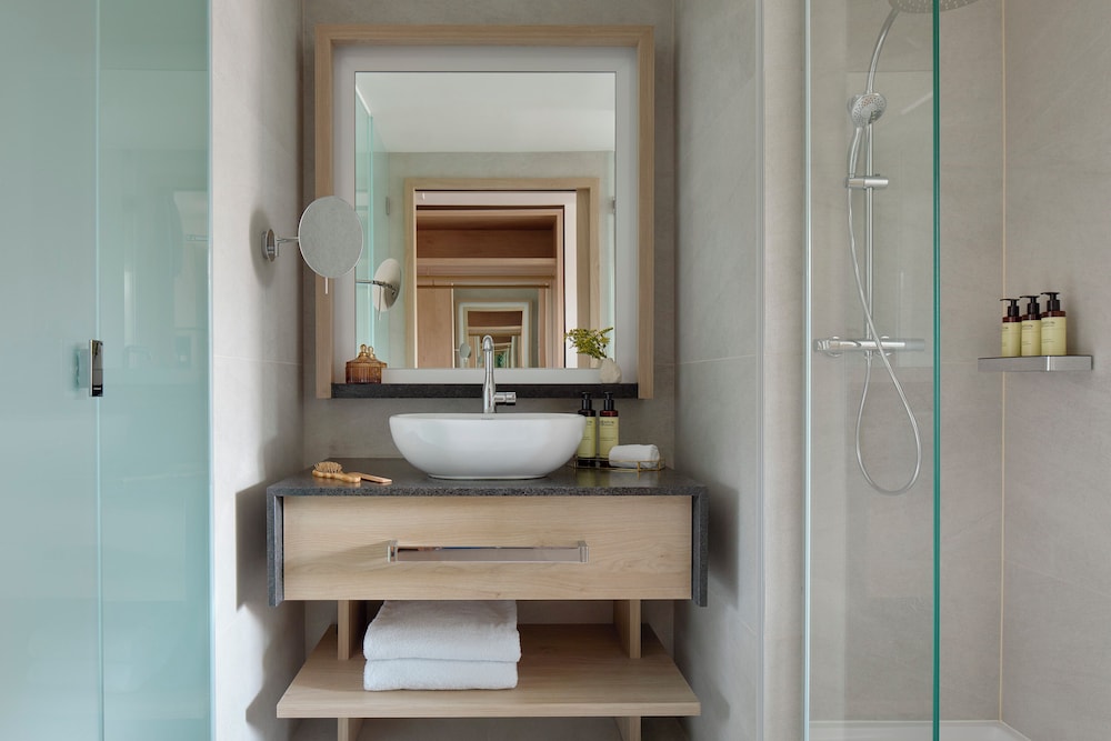 2 Bedrooms, Extra Me, Junior Suite, 2 King Beds، ME Barcelona 2/2