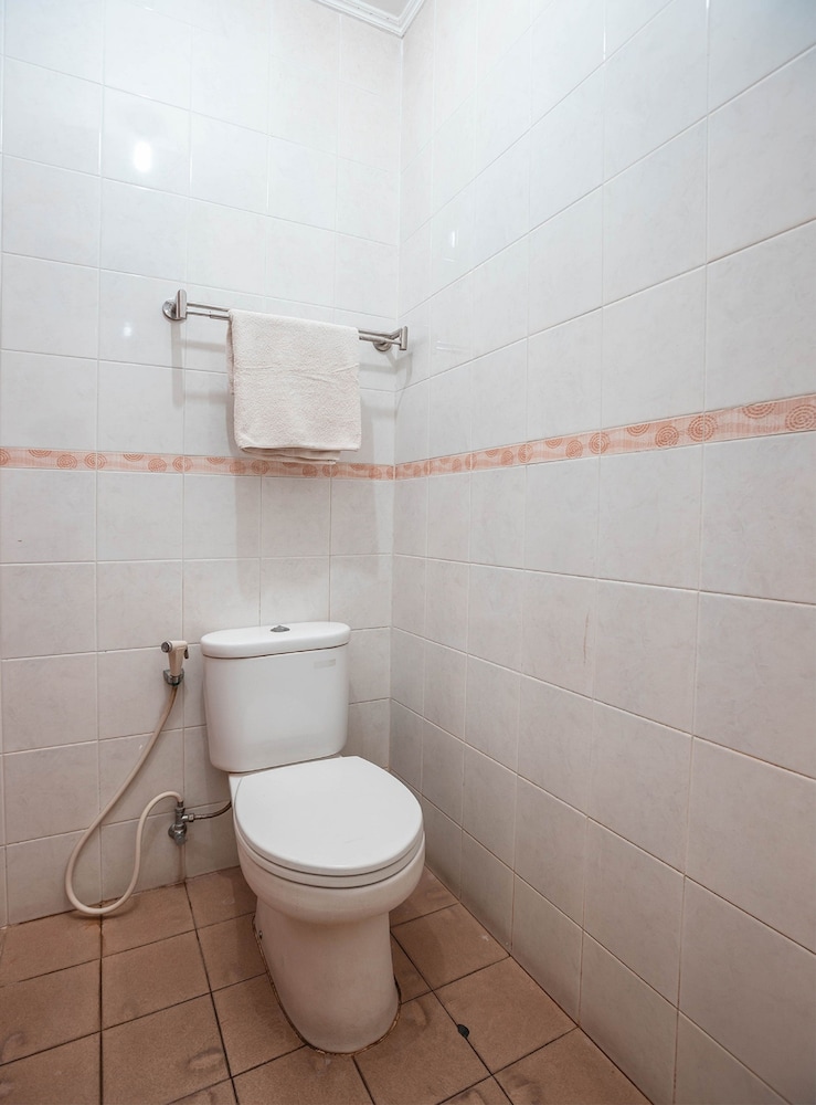 OYO 686 Bunga Karang Hotel 42/46