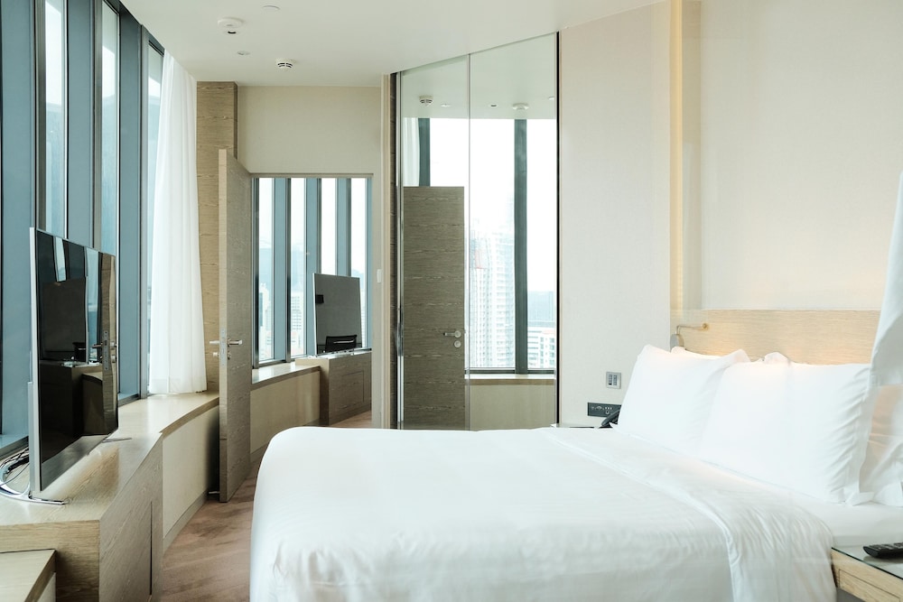 One Farrer Hotel 13/69
