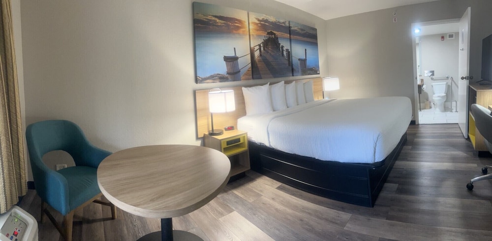 غرفة بسرير كينج لذوي الإعاقة، Days Inn by Wyndham Port Charlotte/Punta Gorda 8/10