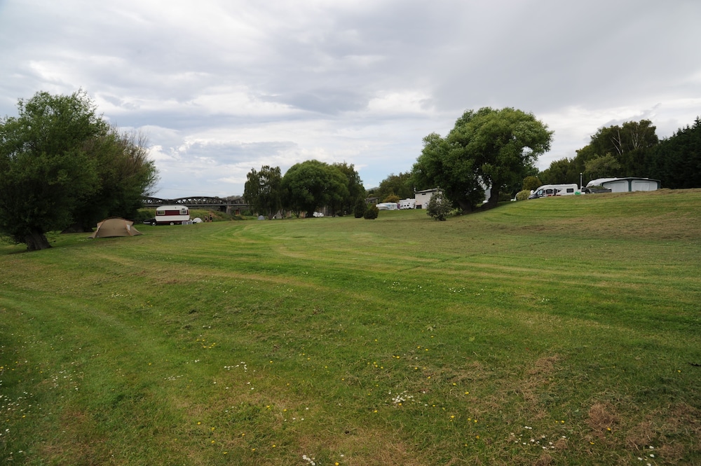 Blenheim TOP 10 Holiday Park 54/56