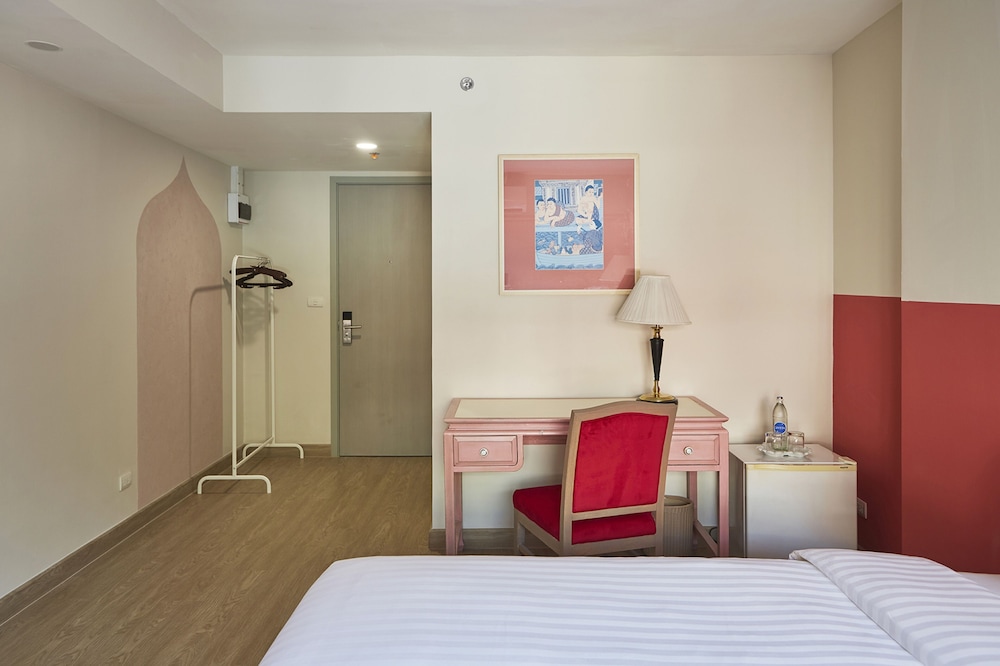 56 Surawong Hotel Bangkok 29/66
