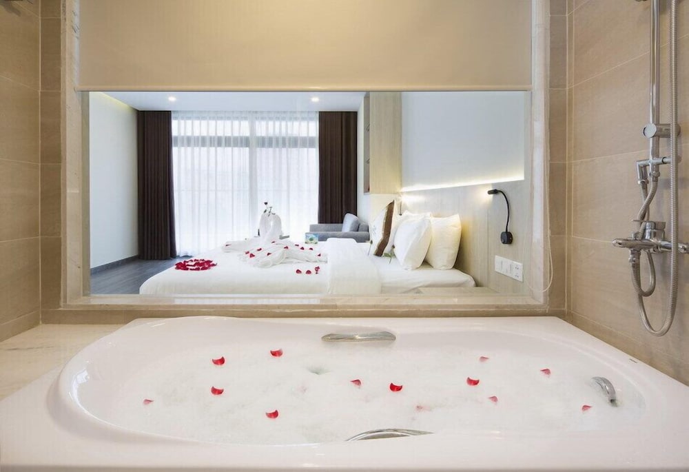Stella Maris Nha Trang Hotel 81/82