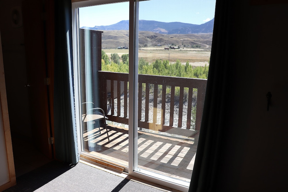 Yellowstone Valley Inn 6/50
