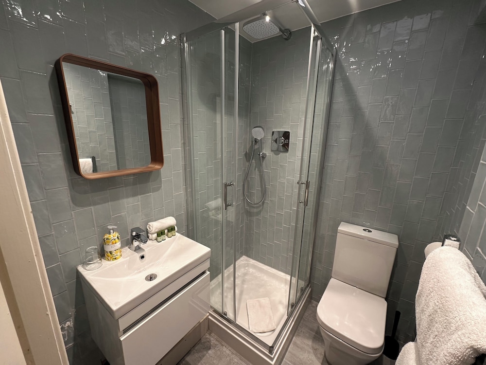 Valentine City Centre Guest House 44/50
