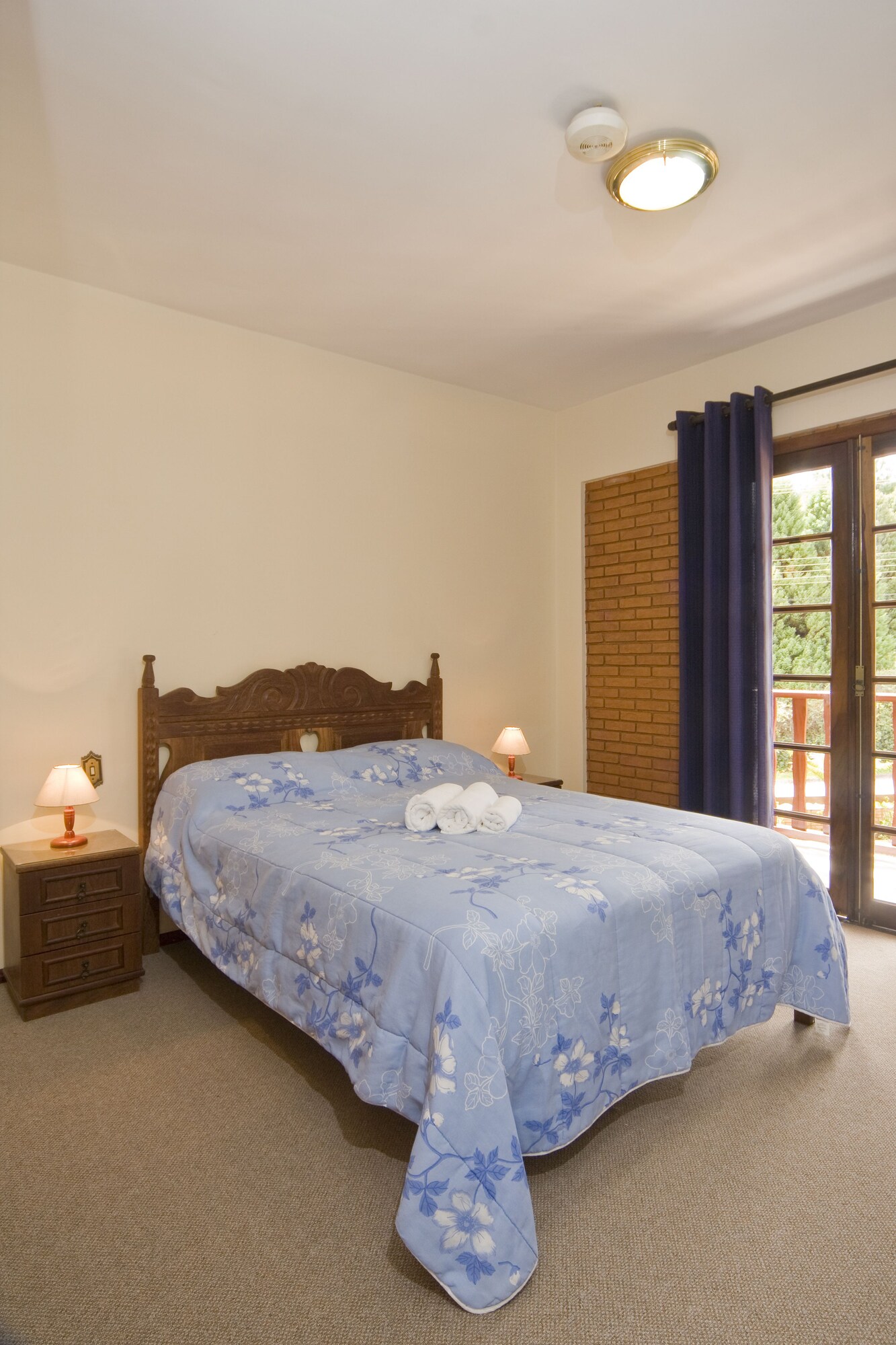 STANDARD, 2 DOUBLE BEDS