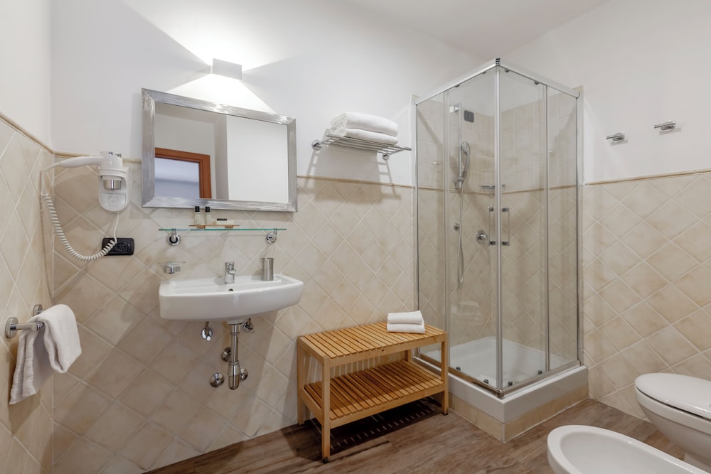 Inn Rome Rooms & Suites 43/50