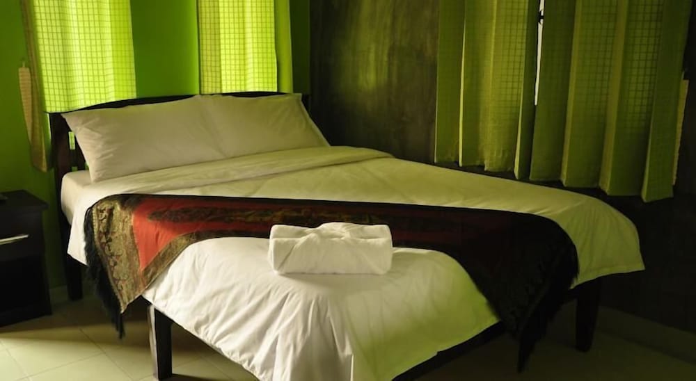 BUNGALOW, DOUBLE BED