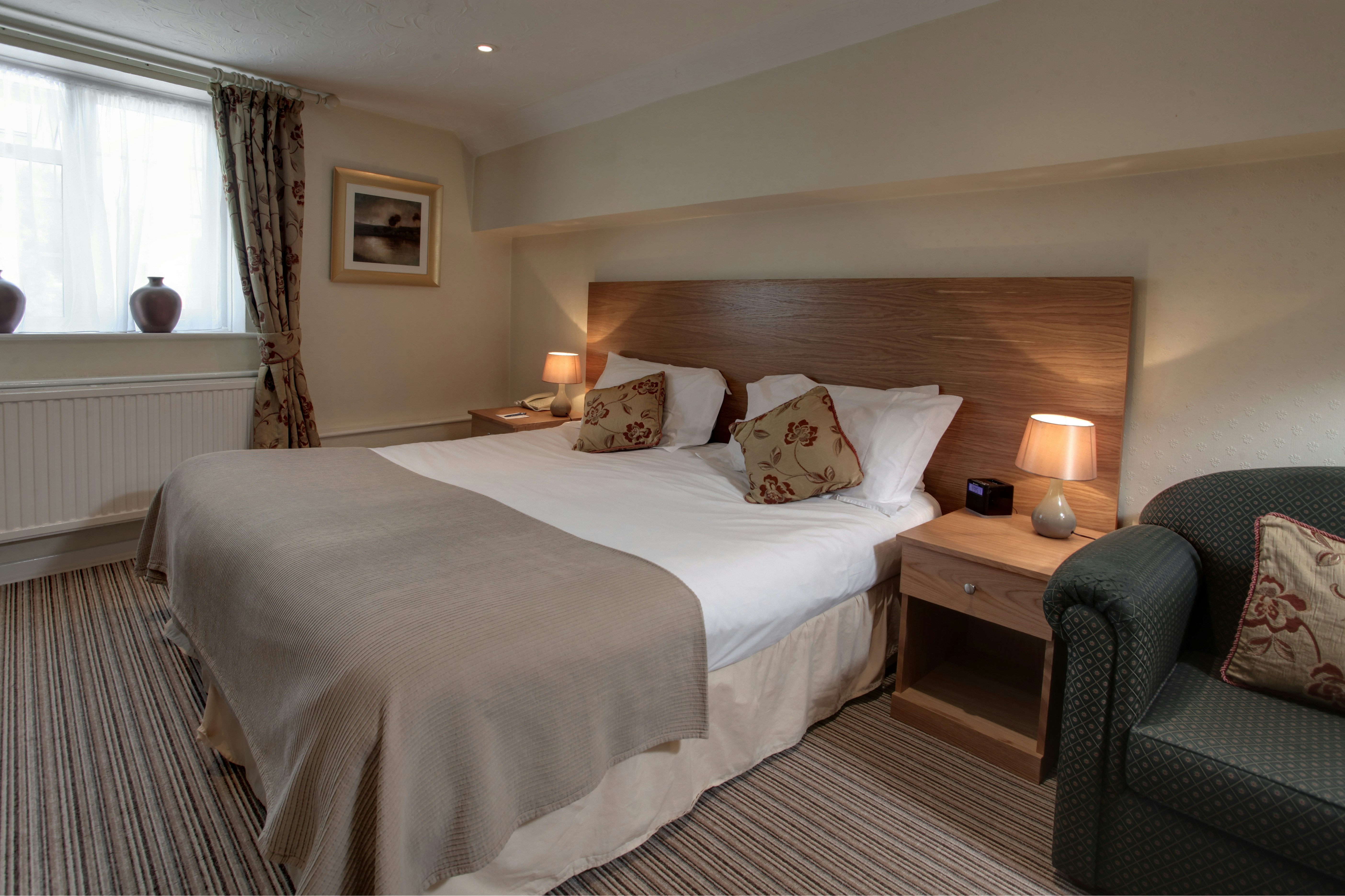 Pettifers Freehouse Hotel 2/20