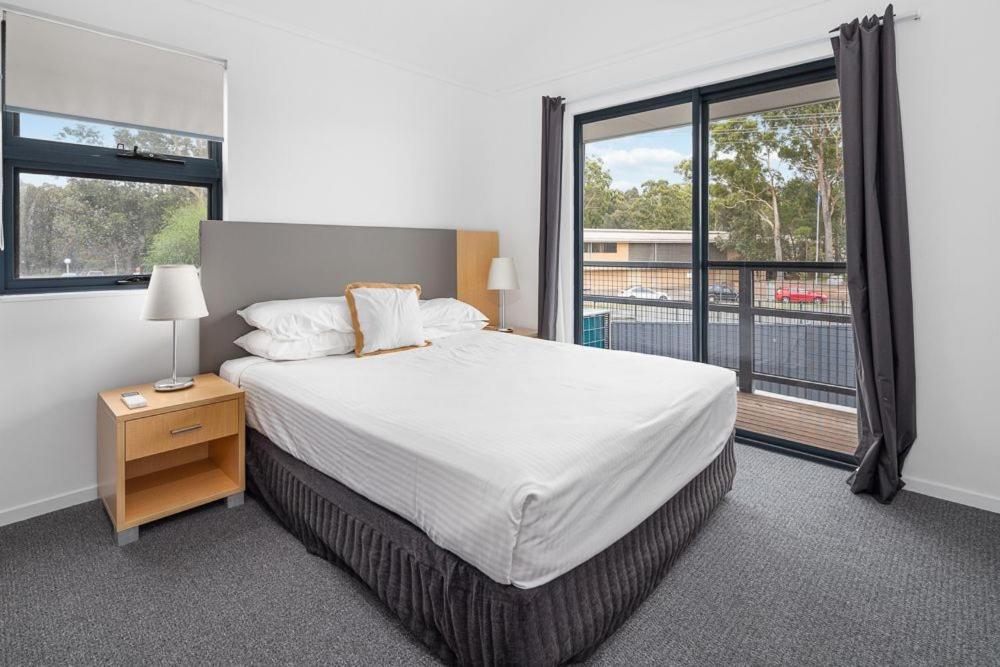 3 Bedrooms, Apartment, Bay View