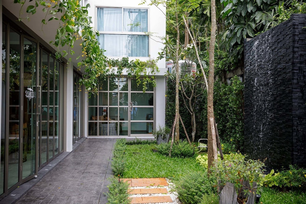 9 Suite Luxury Boutique Hotel 54/55