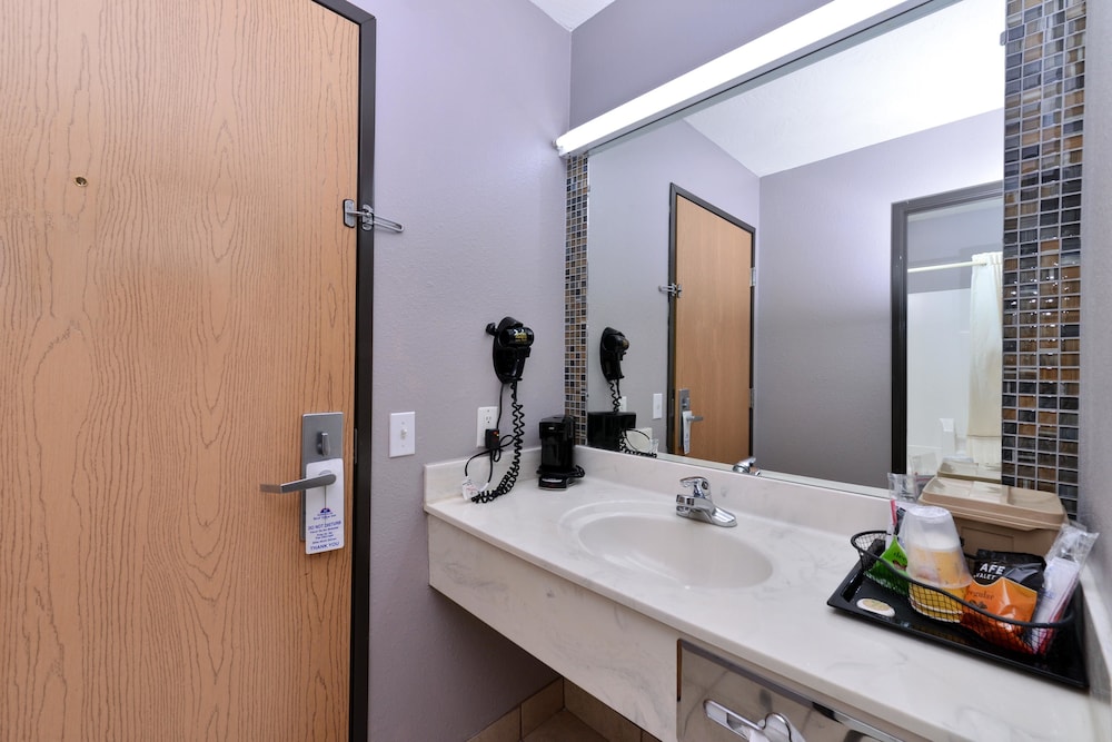 Americas Best Value Inn Seymour 12/26