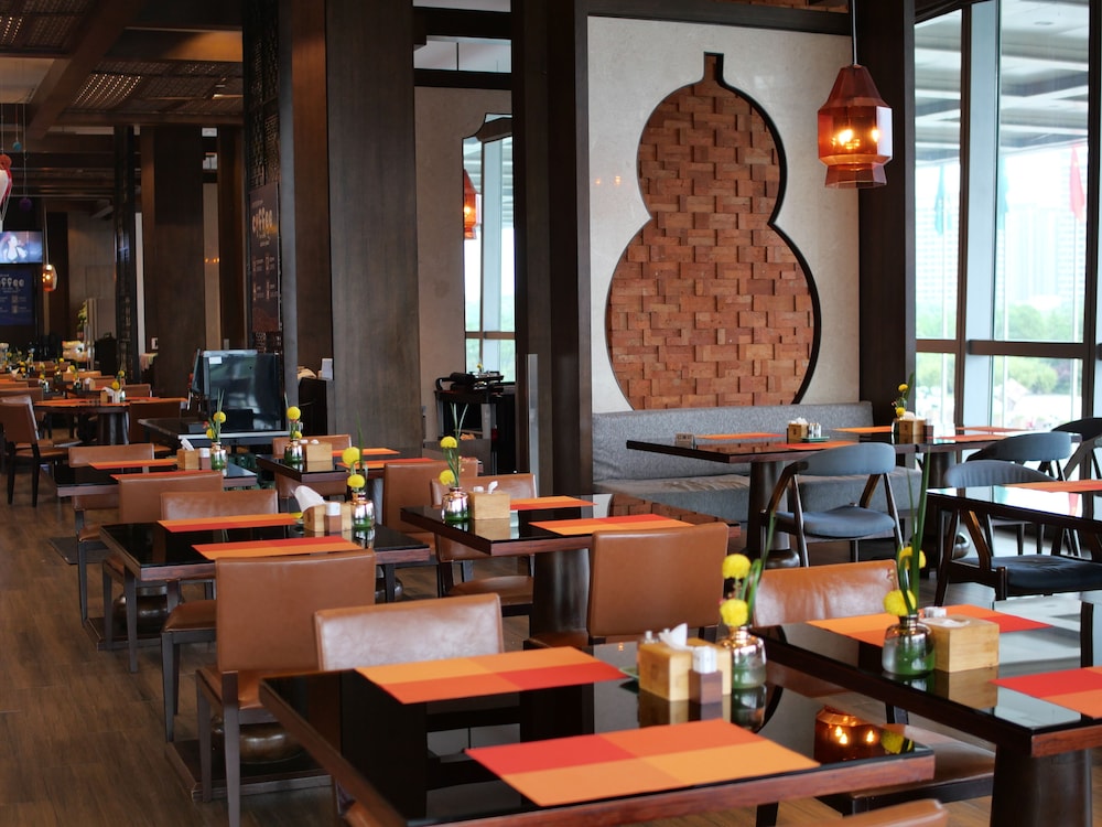 Shangri-la Hotel, Yiwu 55/75