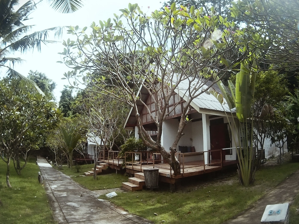 KOH MUNNORK PRIVATE ISLAND 44/50