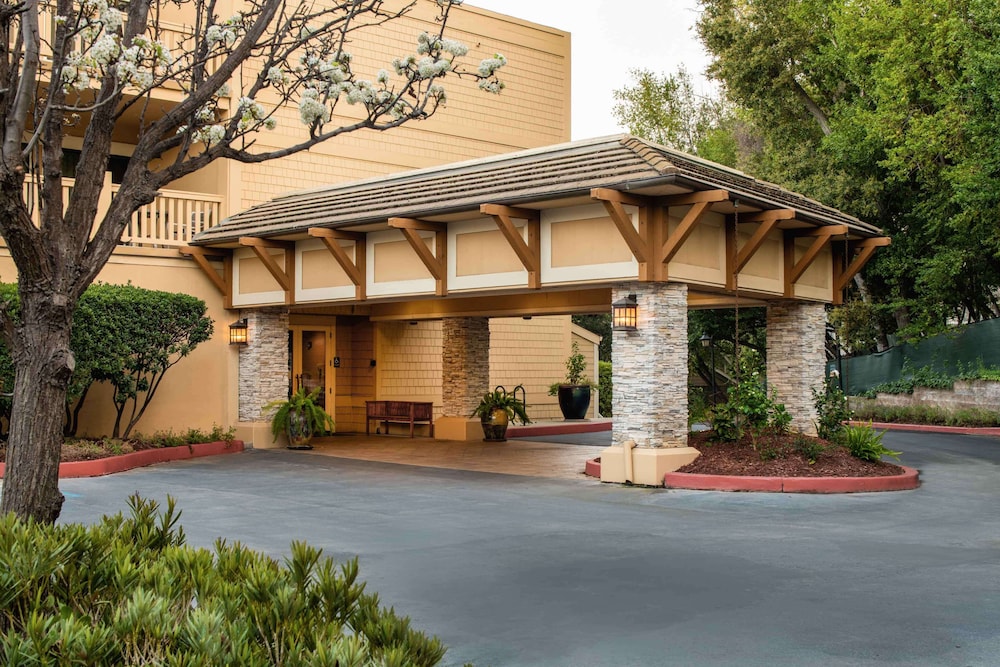 Toll House Hotel Los Gatos, Tapestry Collection by Hilton 3/50