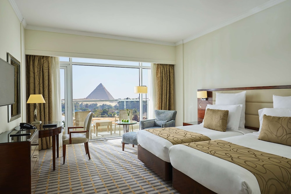 Cairo Pyramids Hotel 7/50