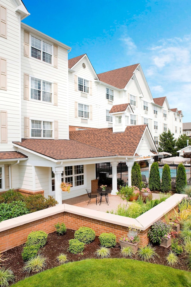 Sonesta Simply Suites Seattle Renton 1/32