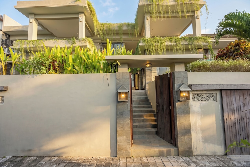 The Ocean Views Luxury Villas & Apartment by ZUZU 67/73