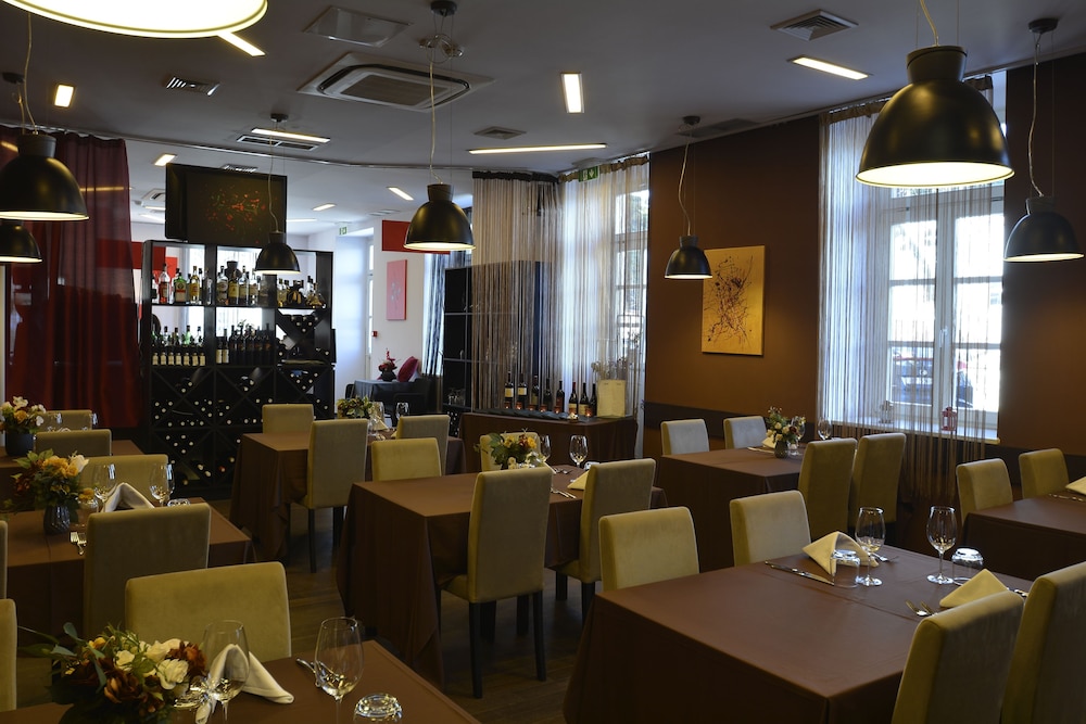 Hotel Amfiteatar 41/63