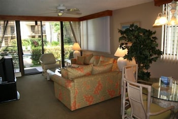 Maui Beach Vacation Club 35/52