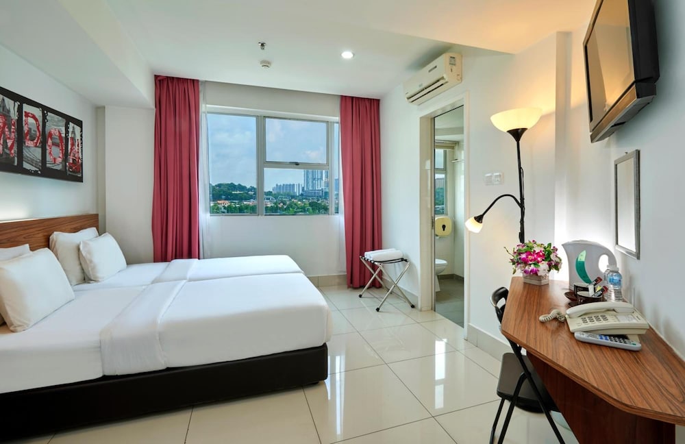 V Hotel 29/35
