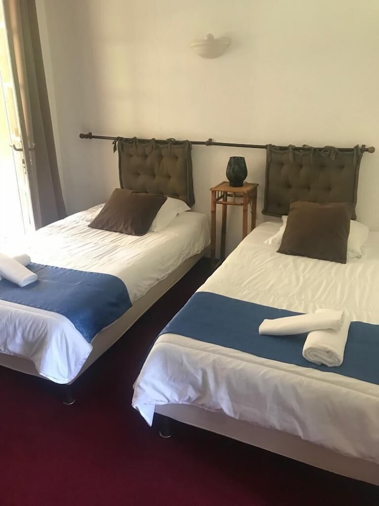 Human Hotel Residence 13/42