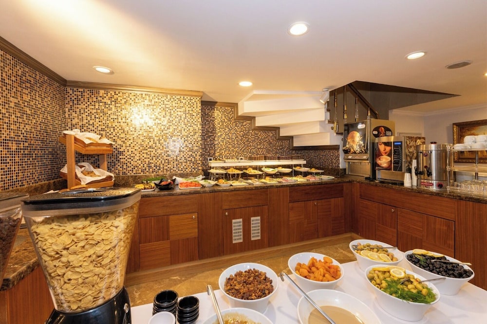 Aven Hotel 54/60
