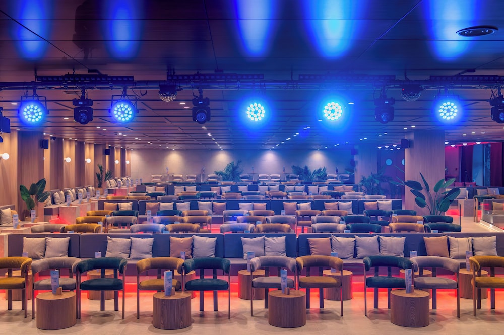Aqua Hotel Onabrava 64/71