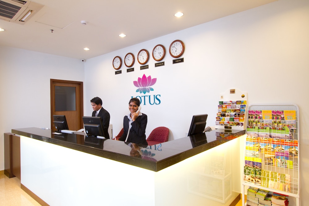 Lotus Family Hotel, Masjid India 6/25