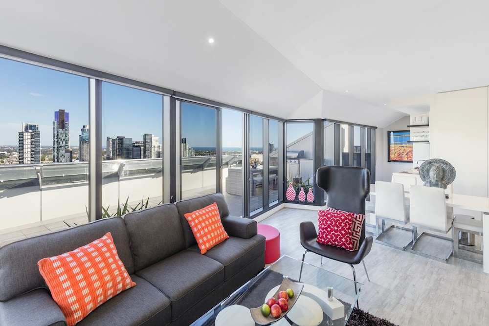 Aura On Flinders Serviced Apartment 46/78