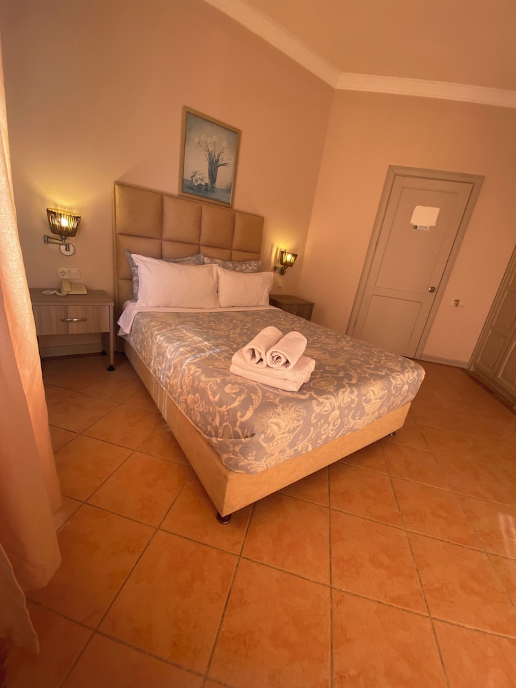 Amilla Beach Resort 25/50