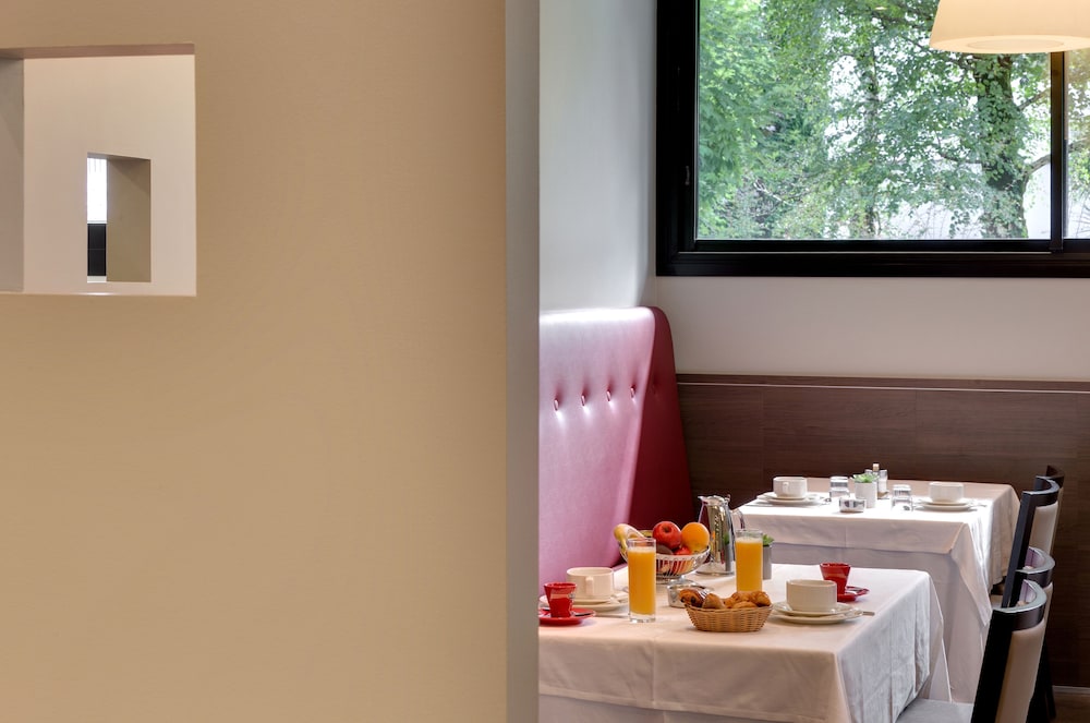 Hotel Mediterranee 33/67