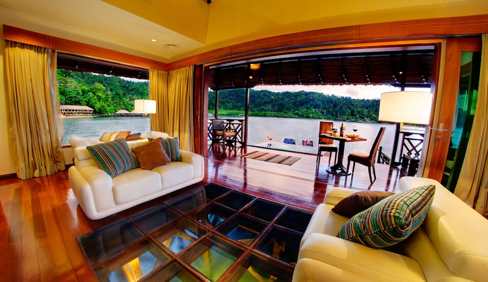 Gayana Marine Resort 33/71