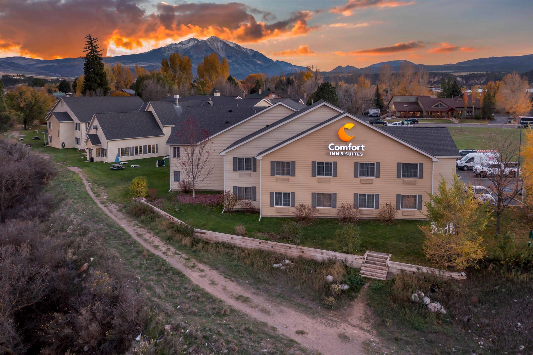 Comfort Inn & Suites Carbondale on the Roaring Fork 6/60