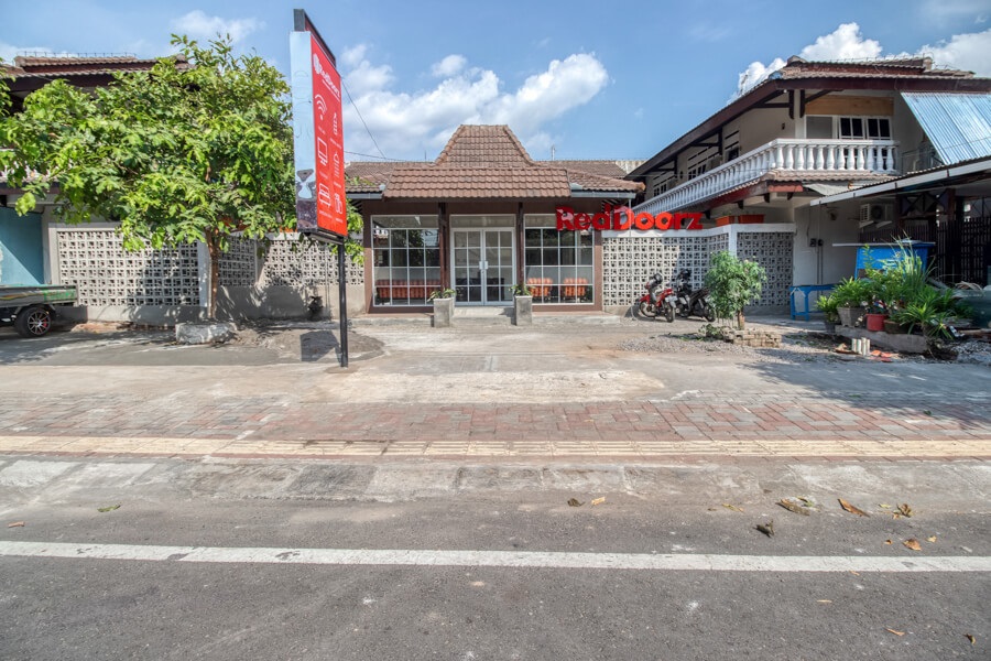 RedDoorz near Malioboro Tugu Station Jogja 2 14/15