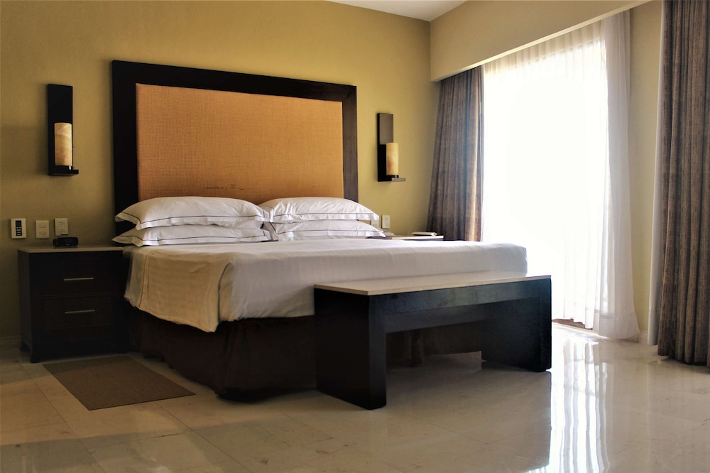 Barcelo Puerto Vallarta - All Inclusive 13/76