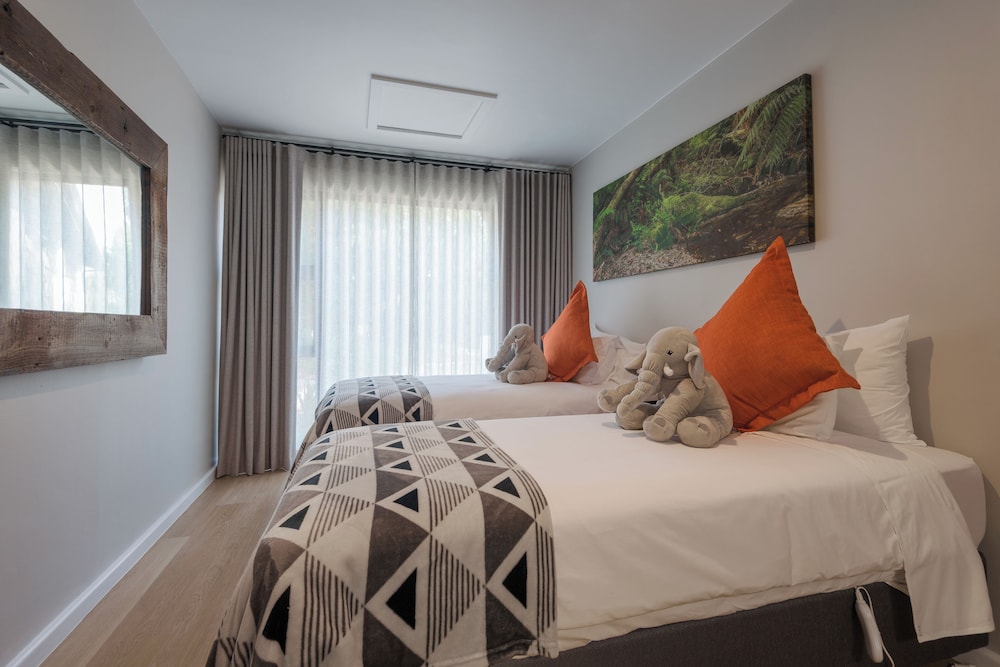 Elephant Hide of Knysna Guest Lodge 10/37