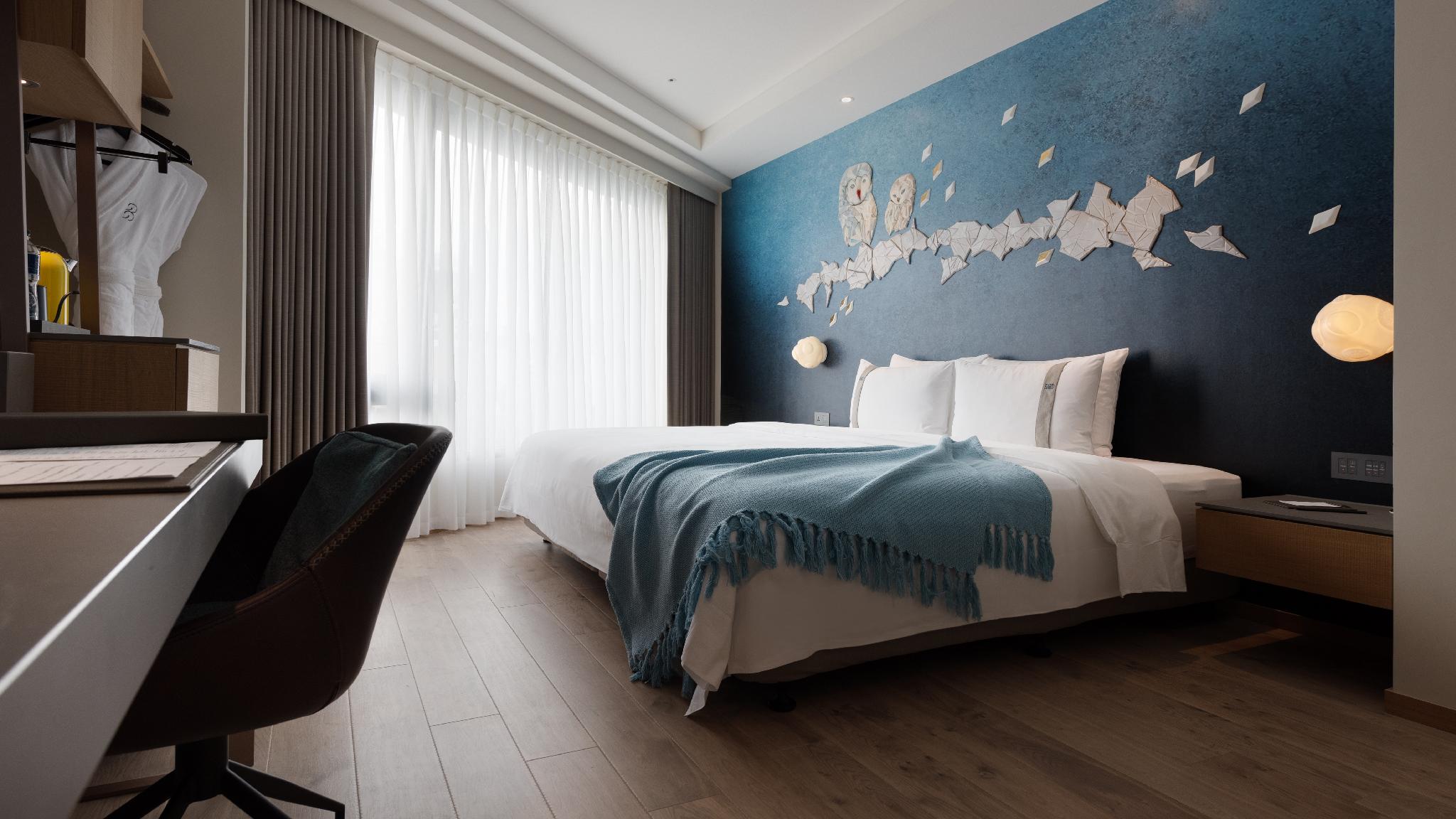 DELUXE, DOUBLE BED