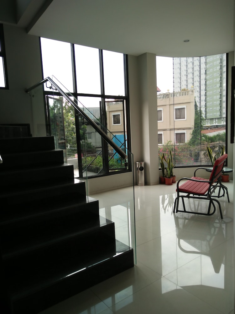 Sentra Inn Bandung 15/18