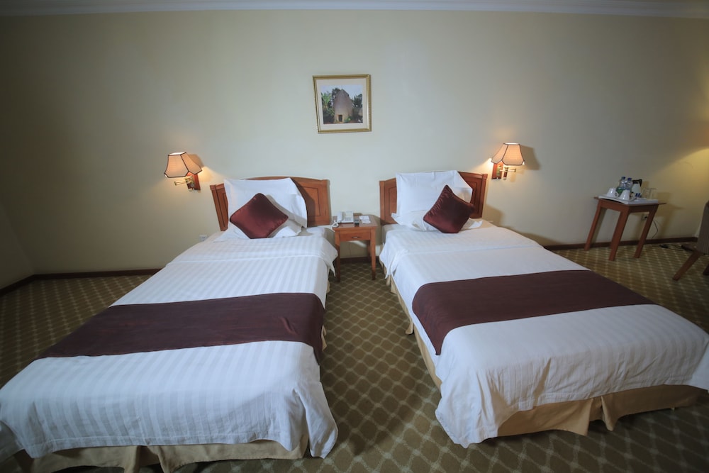 Dreamliner Hotel 13/50
