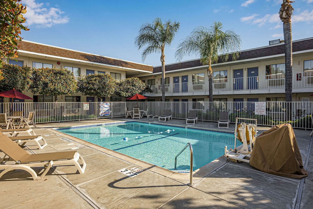 Motel6 Temecula, CA - Historic Old Town 58/62