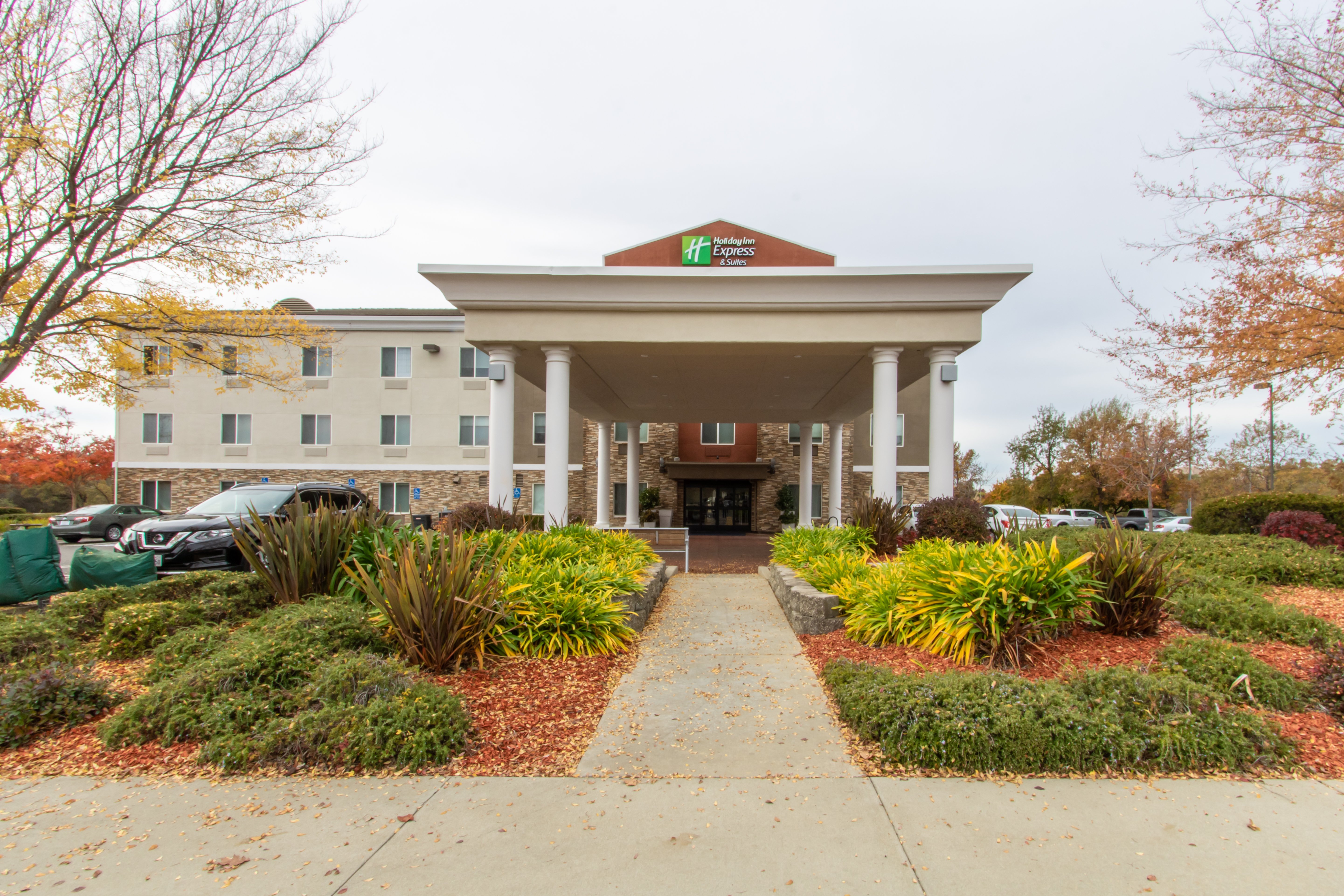 Holiday Inn Express Hotel Suites Roseville Galleria Area 45/49