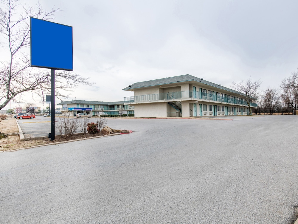 Motel 6 Tulsa West 30/40