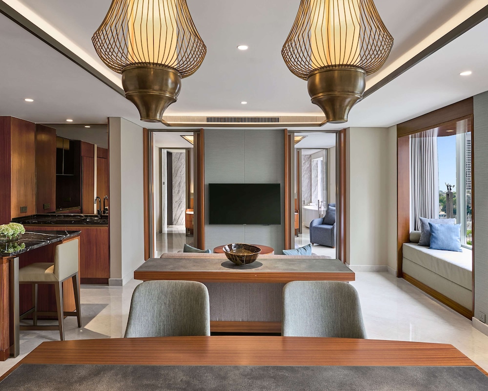 GRAND HYATT JAKARTA 64/77