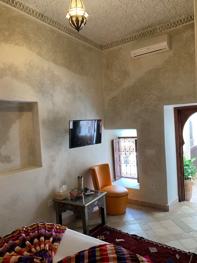 Riad Abaka 38/50