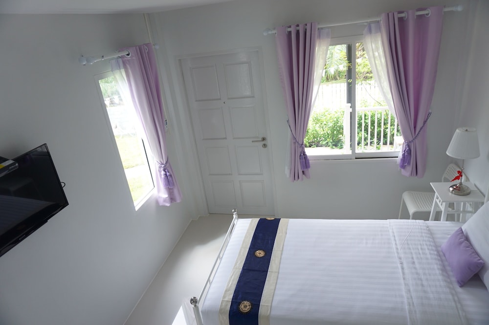The White Village Ranong Resort 6/22