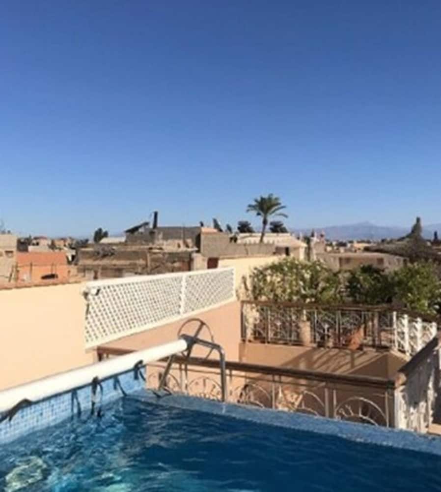 Riad Ayni 47/53