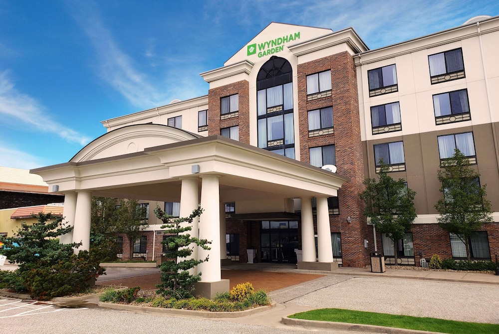 Wyndham Garden Erie 3/35