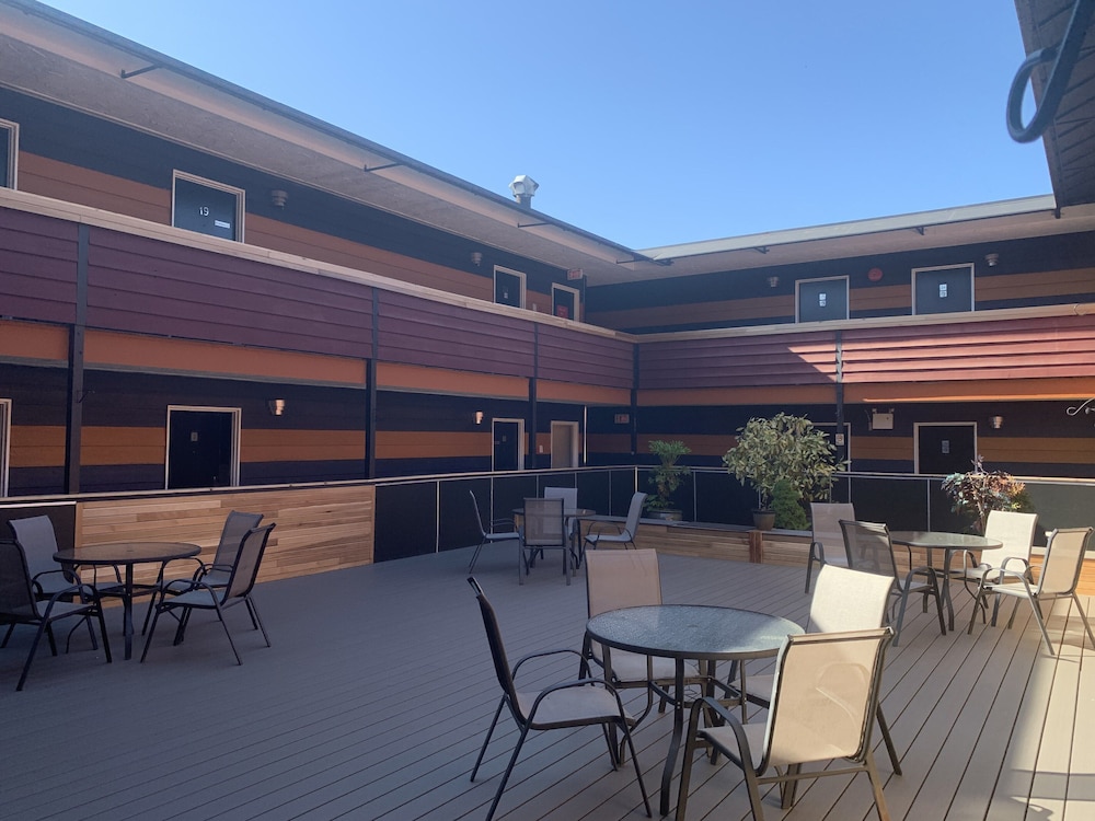 The New 401 Inn 32/50