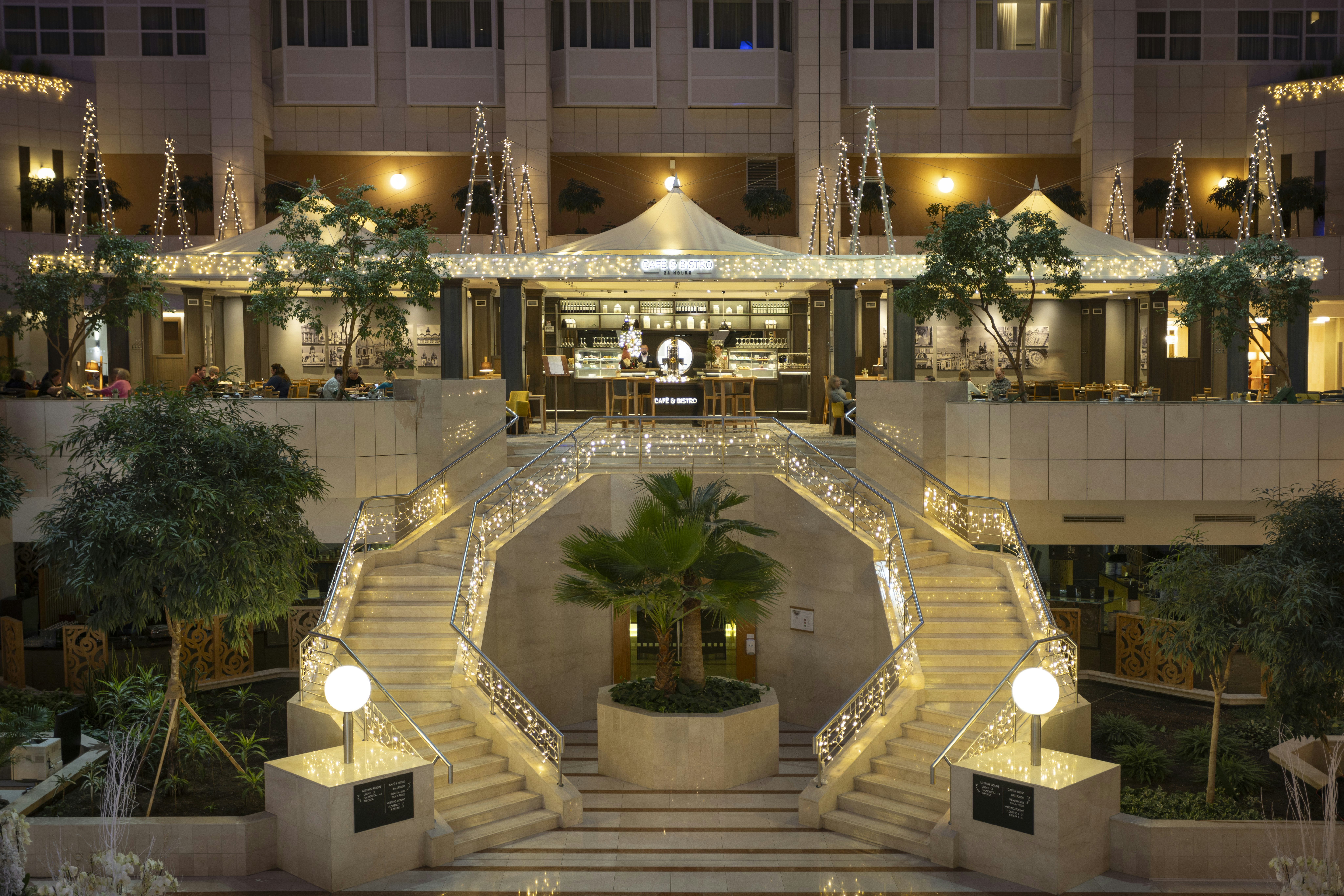 Hilton Prague Atrium 2/84
